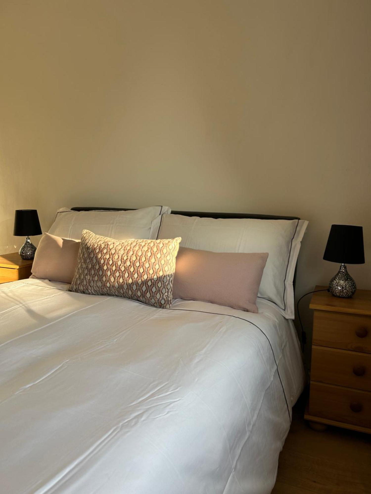 No6 Overnight Stays Free Onsite Parking Hindlip Экстерьер фото