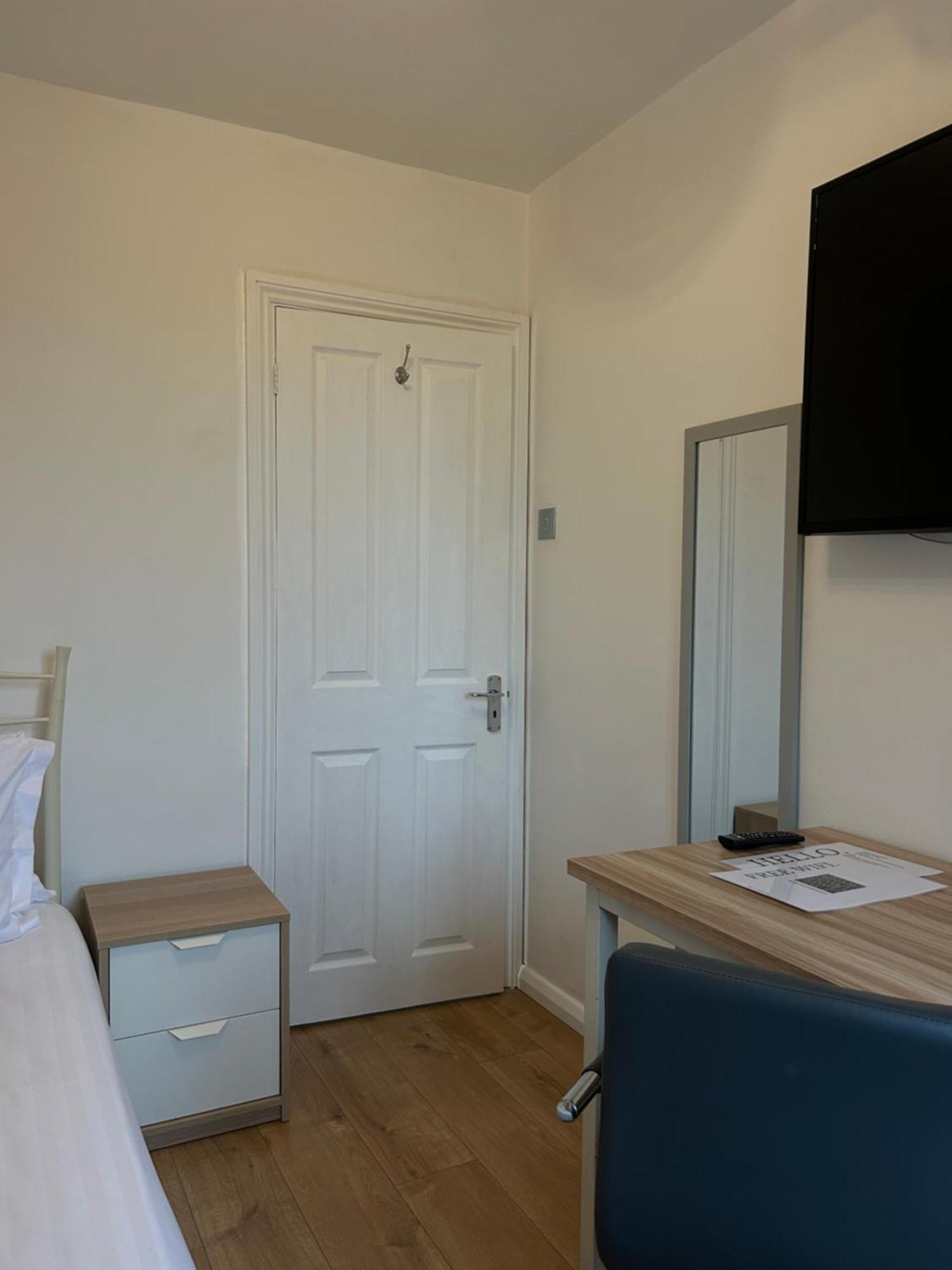 No6 Overnight Stays Free Onsite Parking Hindlip Экстерьер фото